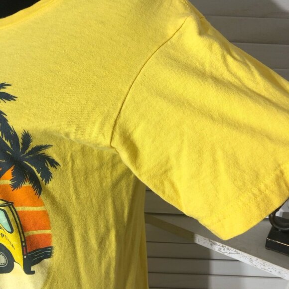 Stranger Things Surfer Boy Pizza Yellow Tee - Medium - Picture 5 of 9